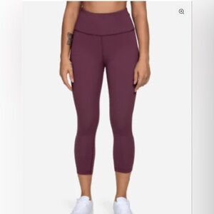 Queenie-K burgundy High-Waisted Leggings (size M)